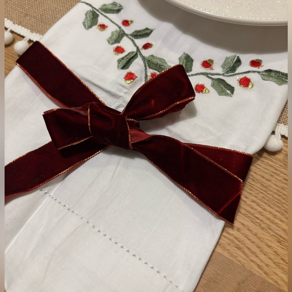 Gifts for Anyone🎁 April Cornell Embroidered Cotton Tablecloth